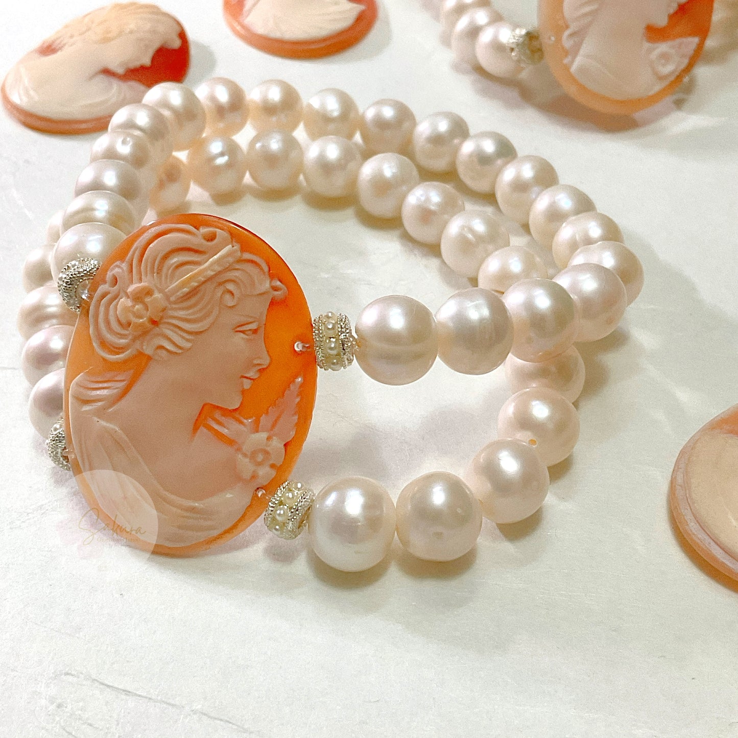 DESABURE by: imsakura
Natural CAMEO Agate / Pearl Bracelet