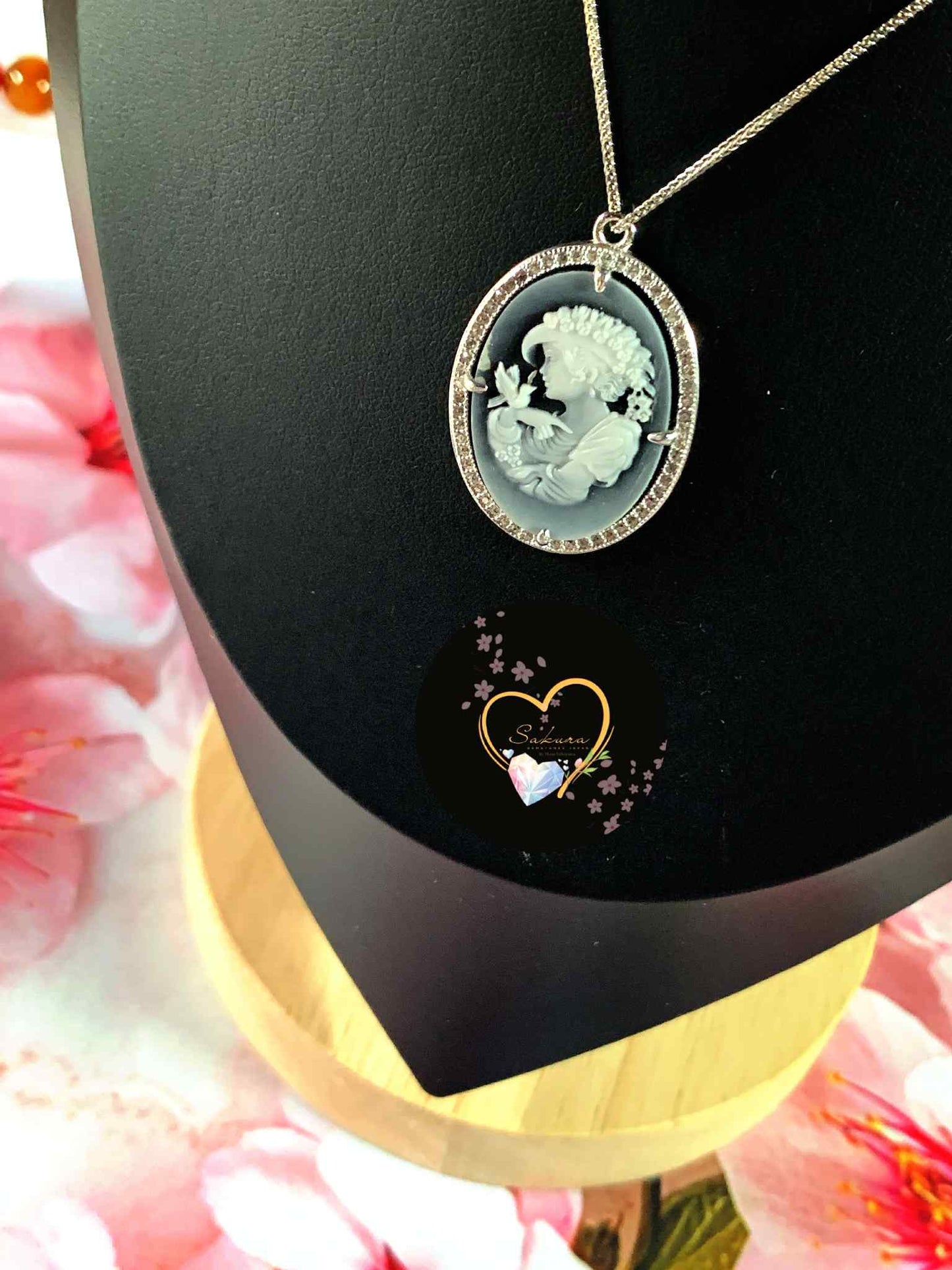 HAND ENGRAVED Natural STONE Natural Agate CAMEO Black Agate Pendant fr: Italian 🇮🇹