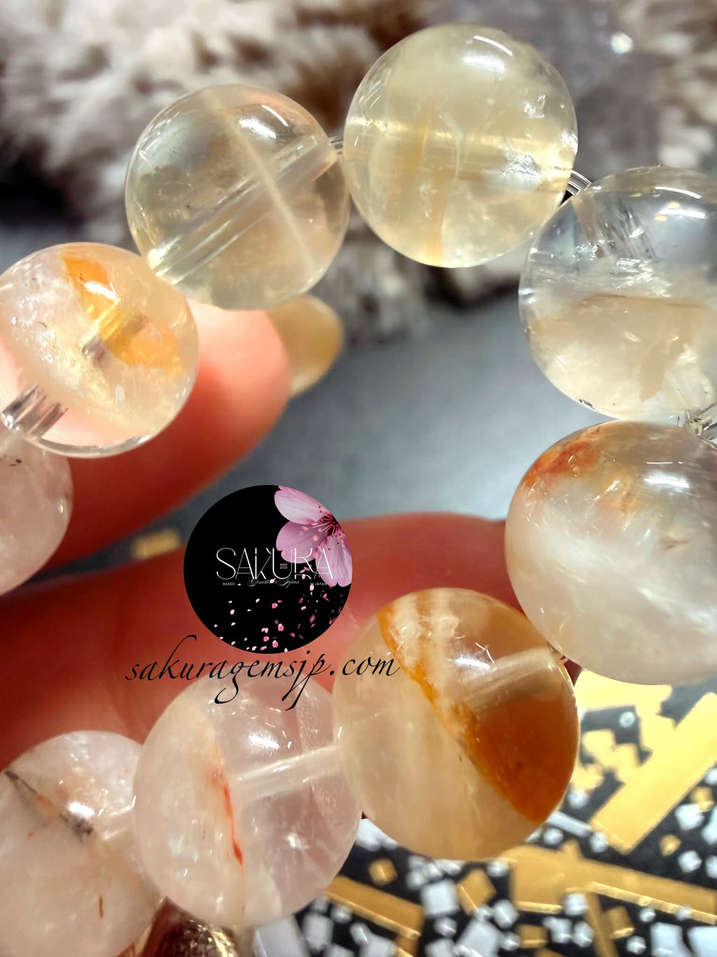 Natural Stone HIMALAYAN QUARTZ x White Garden
x GOLDEN Healer Beads Bracelet