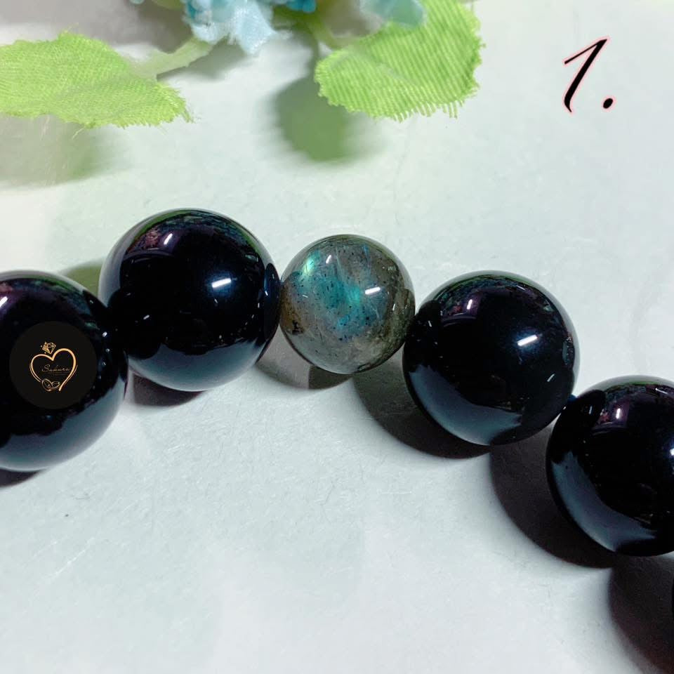 LABRADORITE ( hand carvings turtle 🐢 )
x Rainbow Obsidian Bracelet