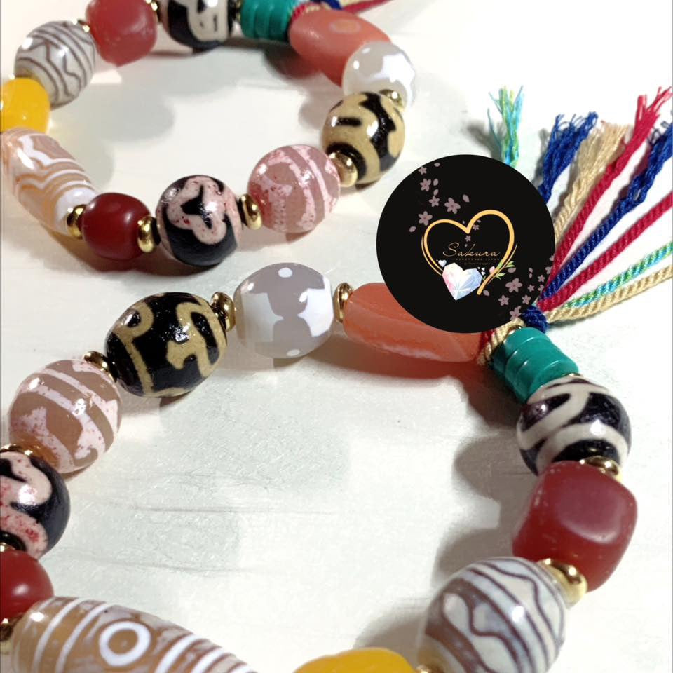 UNIQUE TIBETAN Dzi Collection Natural Agate TENJU ( 天珠 )