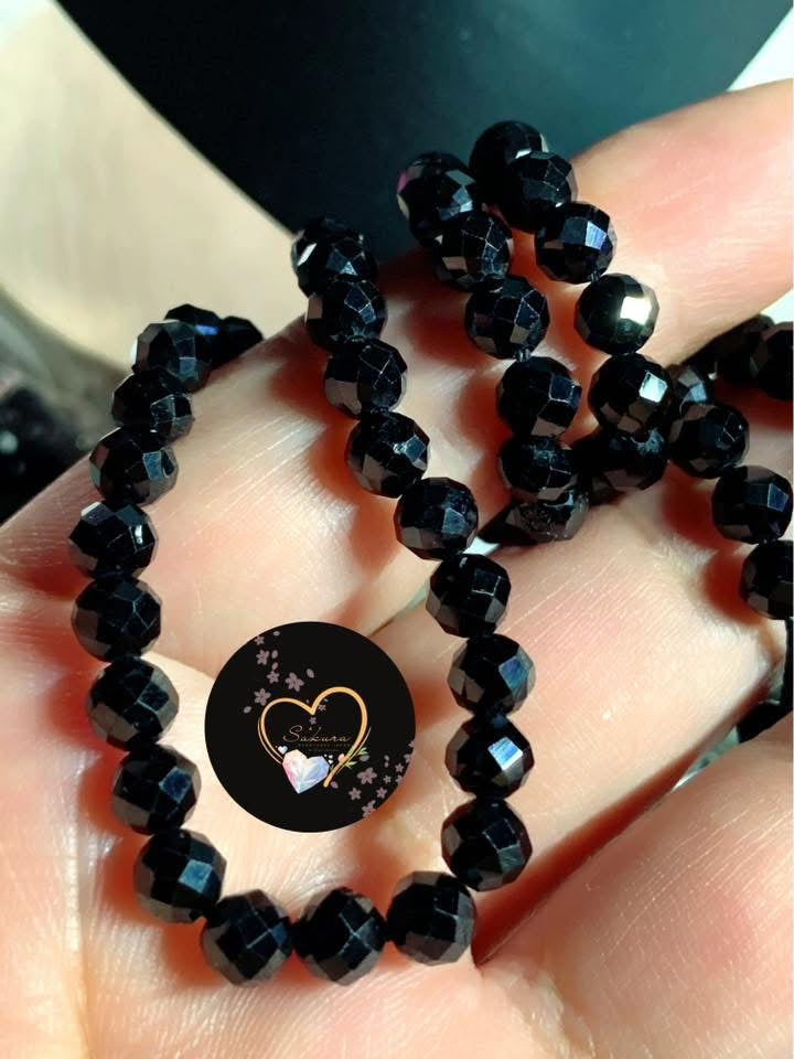 BLACK Spinel ~ faceted cut necklace ~