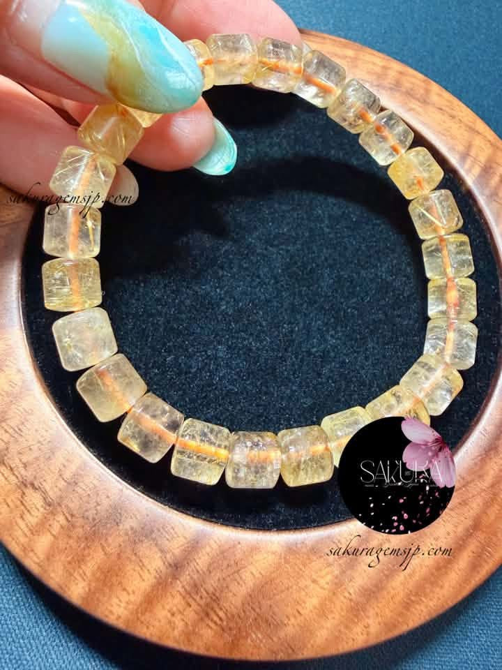 Golden Rutilated in Quartz Bracelet