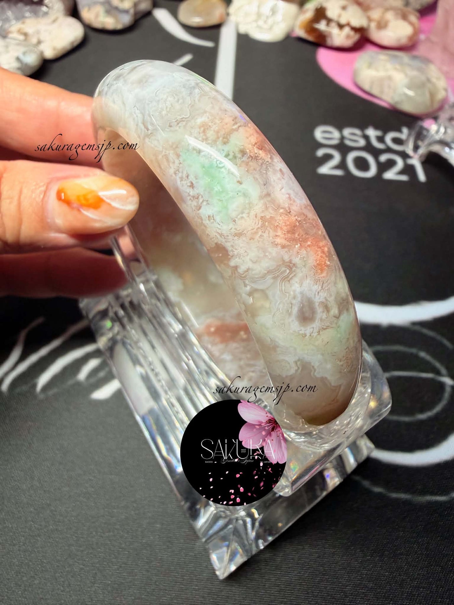 Natural Sakura Flower Agate Bangle 🌸🍃 (Cherry🍒Blossom Agate)