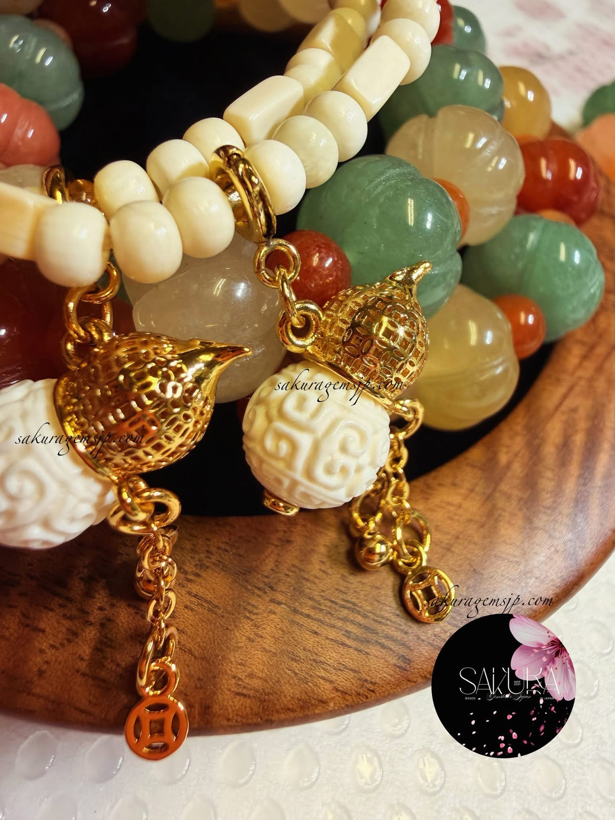 Sakura Gemstones Mammoth Ivory Bracelet ( the snowflake )