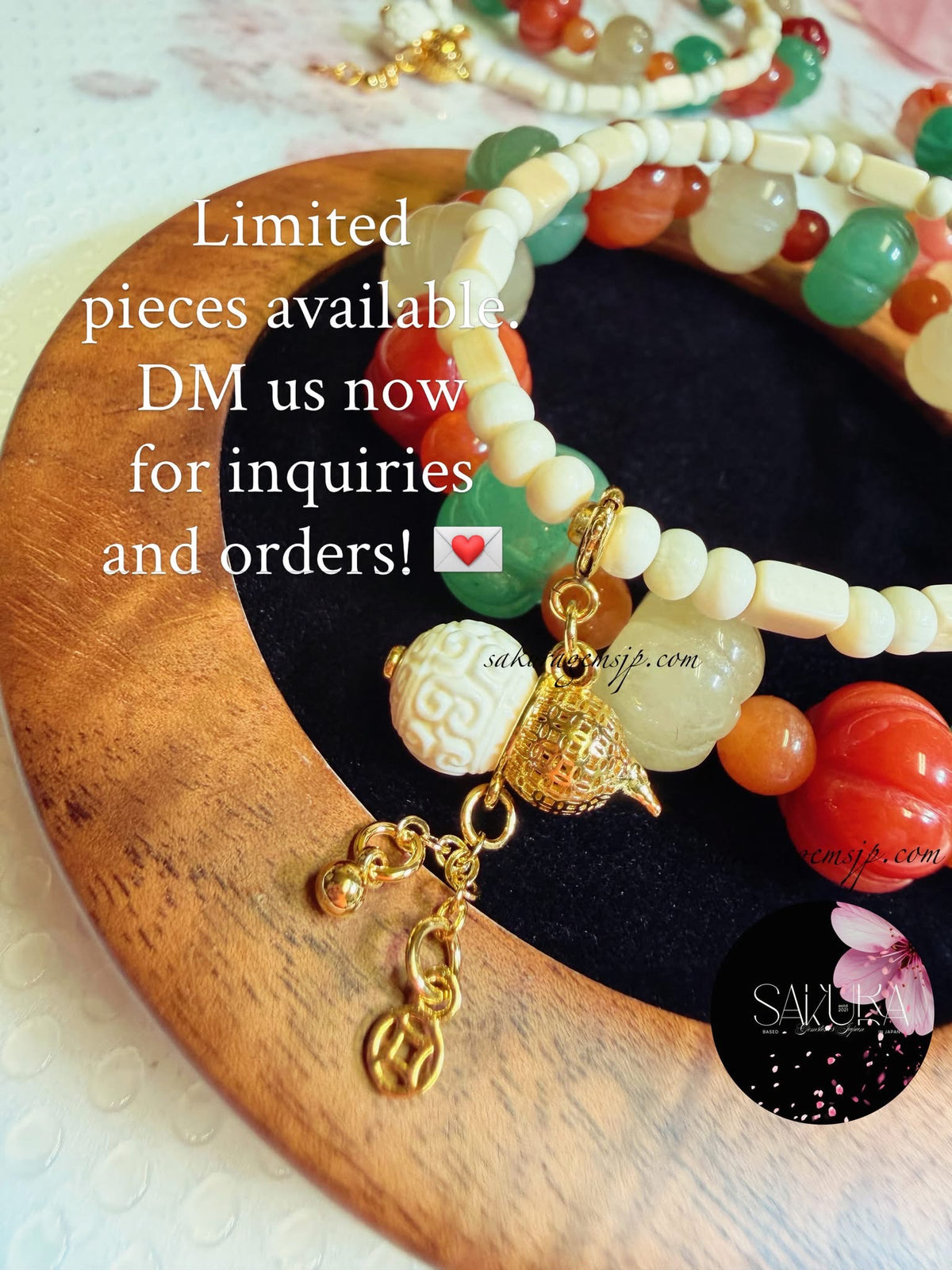 Sakura Gemstones Mammoth Ivory Bracelet ( the snowflake )